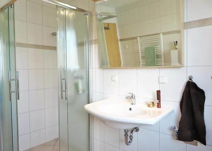 Apartment Brise Neue Ernst App 01 *